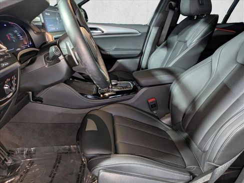 Used 2025 BMW X4 xDrive30i w/ Premium Package image 19