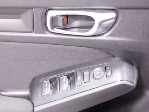 Certified 2025 Honda Civic Sport image 23