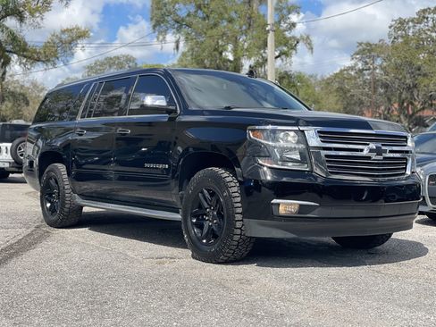Used 2018 Chevrolet Suburban Premier image 10