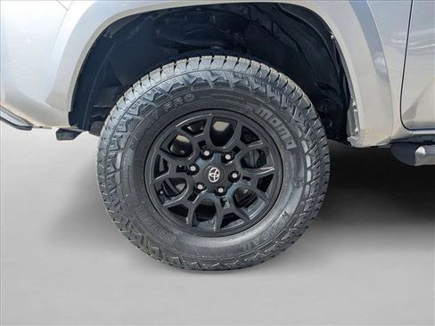 Used 2021 Toyota Tacoma SR5 image 21