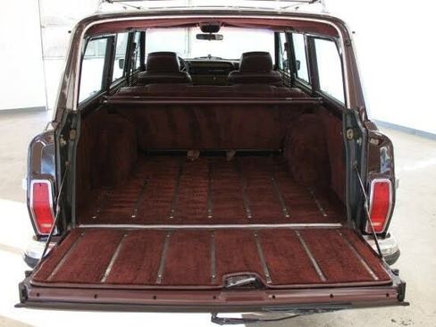 Used 1989 Jeep Grand Wagoneer image 28