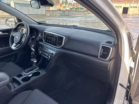 Used 2022 Kia Sportage LX image 13