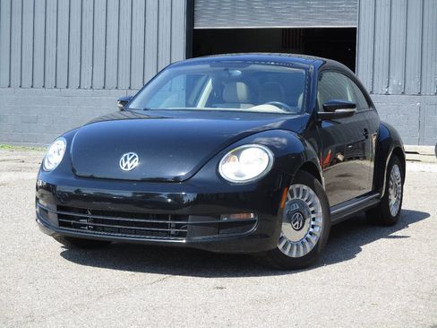 Used 2015 Volkswagen Beetle 1.8T FWD image 1