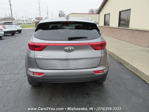 Used 2018 Kia Sportage LX w/ LX Technology Package image 6