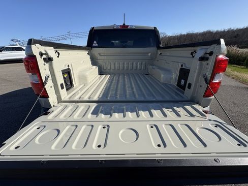 New 2025 Ford Maverick XLT w/ XLT Luxury Package image 21