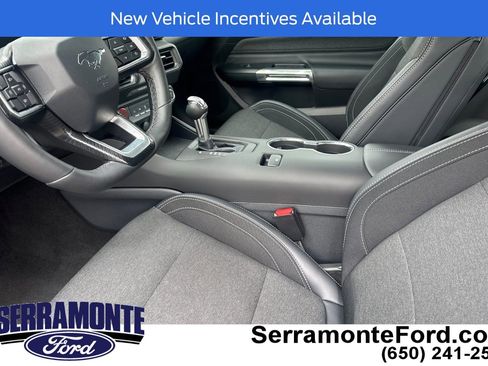 Used 2025 Ford Mustang Coupe RWD image 11