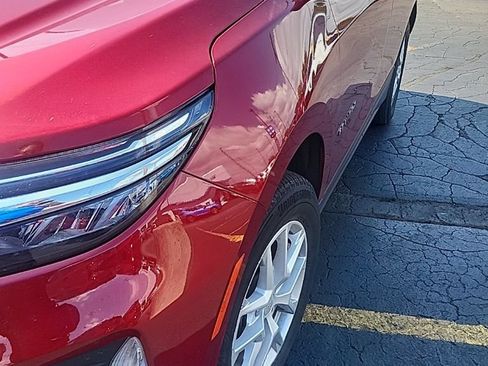Used 2022 Chevrolet Equinox LT AWD/4WD image 2