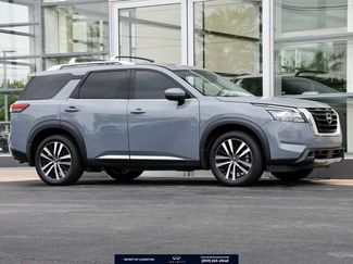 Used 2025 Nissan Pathfinder Platinum AWD/4WD video 1