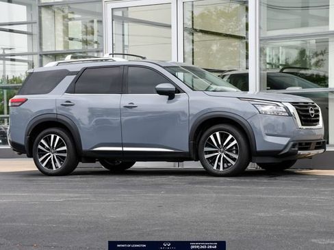 Used 2025 Nissan Pathfinder Platinum AWD/4WD image 1