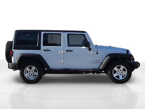 Used 2013 Jeep Wrangler Unlimited Sport image 6