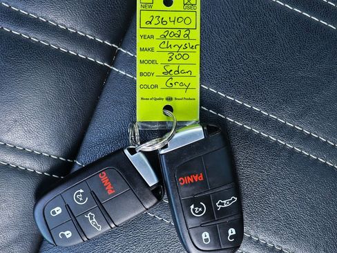 Used 2022 Chrysler 300 S image 63