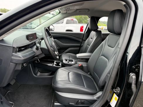 Used 2025 Ford Mustang Mach-E Premium AWD/4WD image 13