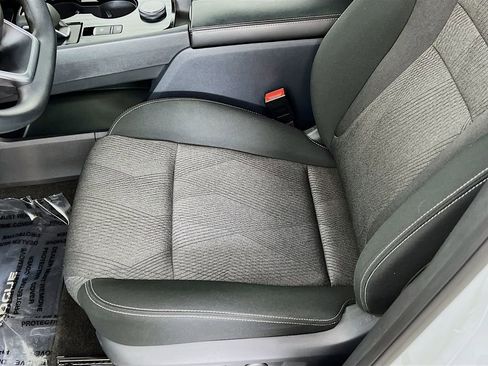 Used 2024 Nissan Rogue SV image 17