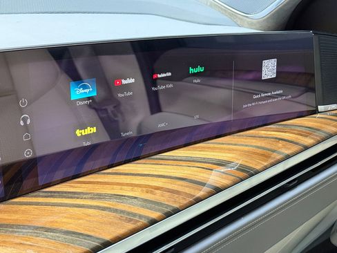 New 2025 Cadillac Escalade Sport Platinum w/ LPO, ONYX Package image 33