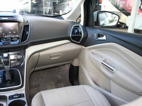 Used 2013 Ford C-MAX SEL FWD image 17