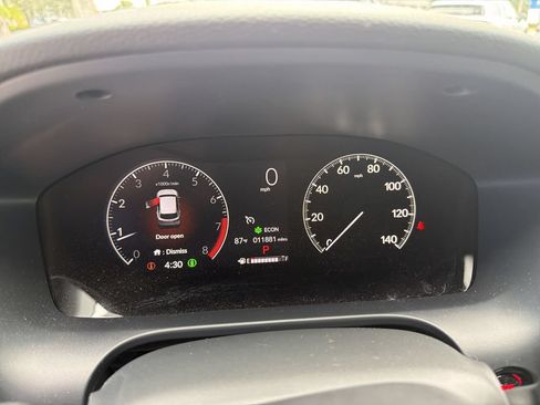 Certified 2025 Honda HR-V Sport image 36