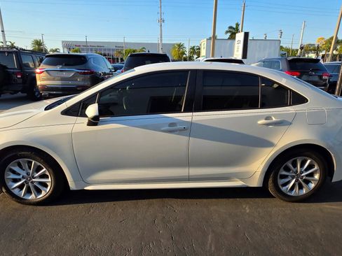 Used 2022 Toyota Corolla LE w/ LE Convenience Package FWD image 7