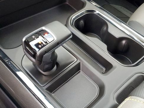 Used 2024 Chevrolet Silverado 1500 ZR2 image 19