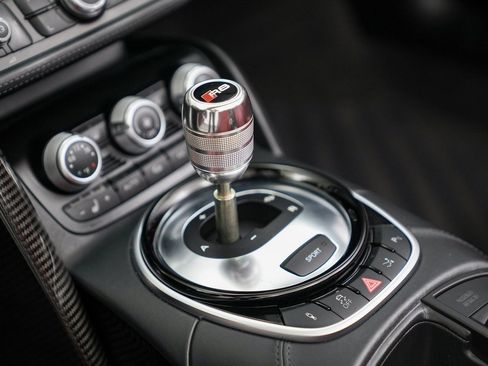 Used 2015 Audi R8 V8 image 35