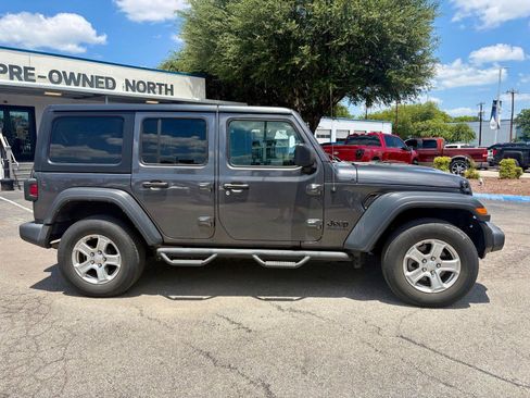Used 2023 Jeep Wrangler Unlimited Sport AWD/4WD image 2