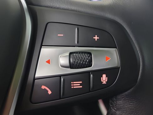 Used 2026 BMW X5 sDrive40i w/ Parking Assistance Package image 11