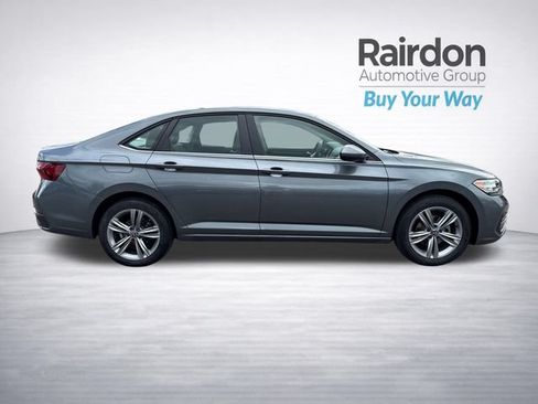 Used 2024 Volkswagen Jetta SE FWD image 8
