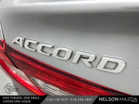 Used 2019 Honda Accord Touring image 16