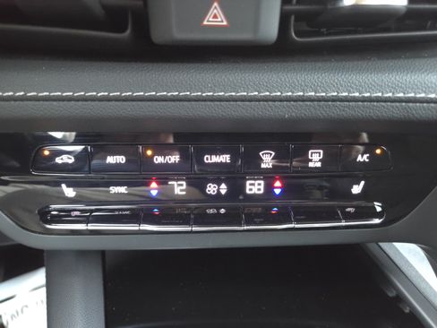 Used 2023 Buick Envision Essence w/ Technology Package I AWD/4WD image 16