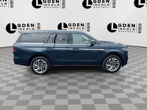 Certified 2025 Lincoln Navigator Reserve AWD/4WD image 9