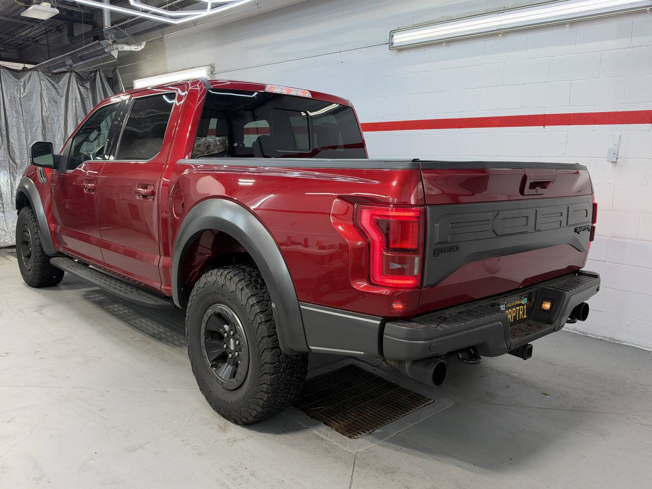 Used 2017 Ford F150 Raptor w/ Equipment Group 802A Luxury AWD/4WD image 9