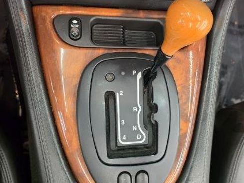 Used 2001 Jaguar XKR Convertible RWD image 26