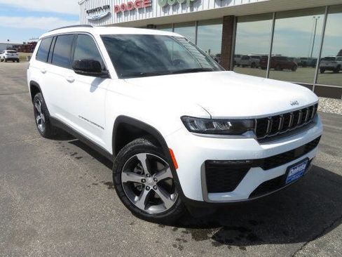 New 2026 Jeep Grand Cherokee L Limited AWD/4WD image 4