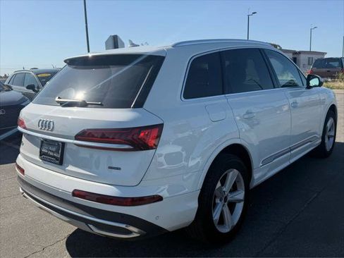 Used 2023 Audi Q7 2.0T Premium w/ Convenience Package AWD/4WD image 3