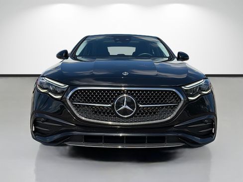 Used 2024 Mercedes-Benz E 350 4MATIC Sedan image 8