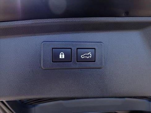 Used 2025 Subaru Outback Premium AWD/4WD image 9