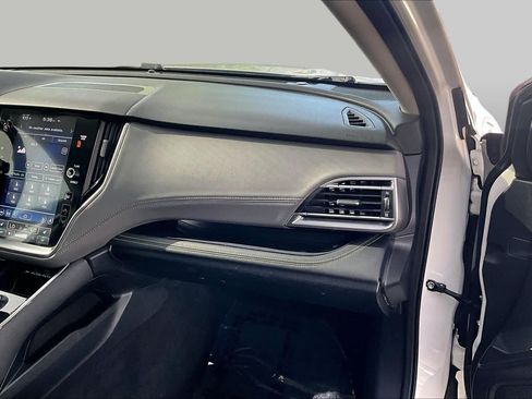 Used 2023 Subaru Outback Onyx Edition AWD/4WD image 18