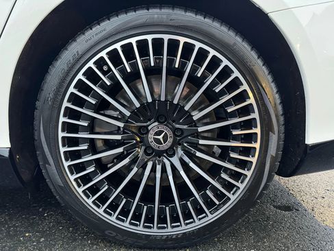 Used 2022 Mercedes-Benz EQS 580 4MATIC Sedan w/ AMG Line Interior image 21