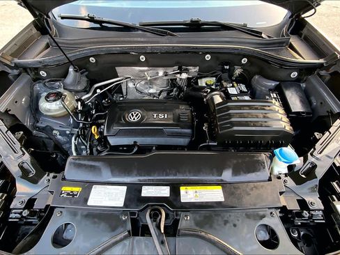 Used 2021 Volkswagen Atlas Cross Sport SE image 33