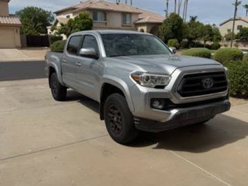 Used 2021 Toyota Tacoma SR5 w/ Technology Package AWD/4WD image 2