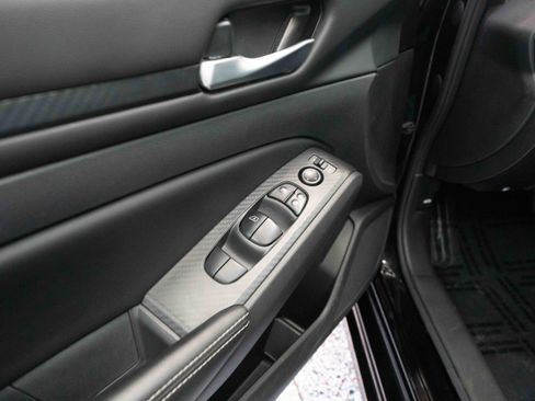 Used 2024 Nissan Altima 2.5 SV w/ SV Premium Package image 7