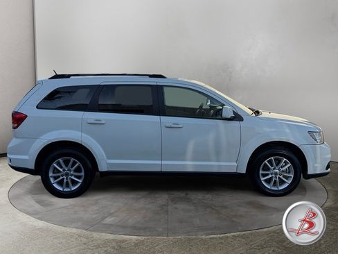 Used 2018 Dodge Journey SXT w/ Connectivity Group FWD image 8