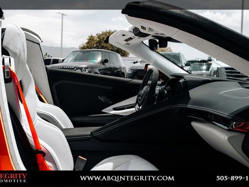 Used 2024 Chevrolet Corvette Stingray Premium Conv w/ Z51 Performance Package RWD image 41
