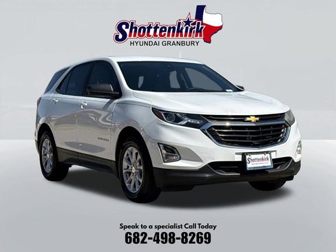 Used 2021 Chevrolet Equinox LS FWD image 3
