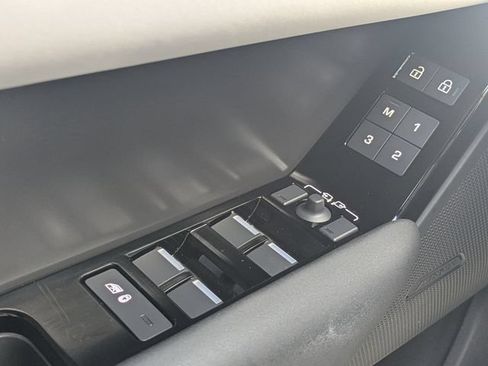 Used 2026 Land Rover Range Rover Velar S AWD/4WD image 25