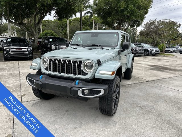 Used 2024 Jeep Wrangler Unlimited Sahara AWD/4WD image 20