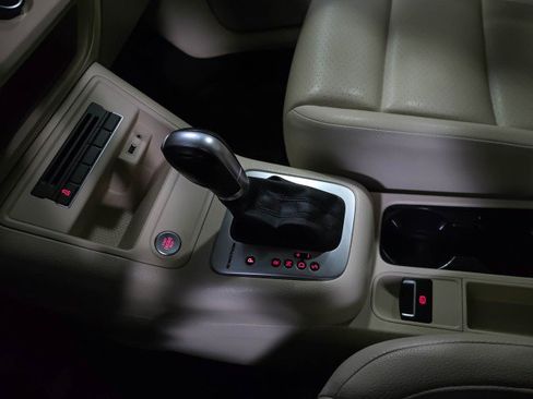 Used 2017 Volkswagen Tiguan S image 26