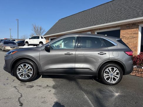 Used 2022 Ford Escape SEL image 11