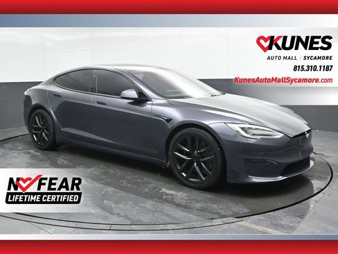 Used 2022 Tesla Model S Plaid image 1