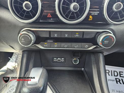 Used 2022 Nissan Sentra SV w/ Lighting Package FWD image 14