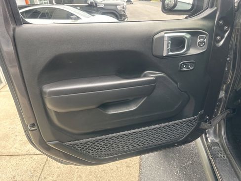 Used 2021 Jeep Wrangler Unlimited Rubicon w/ LED Lighting Group image 24